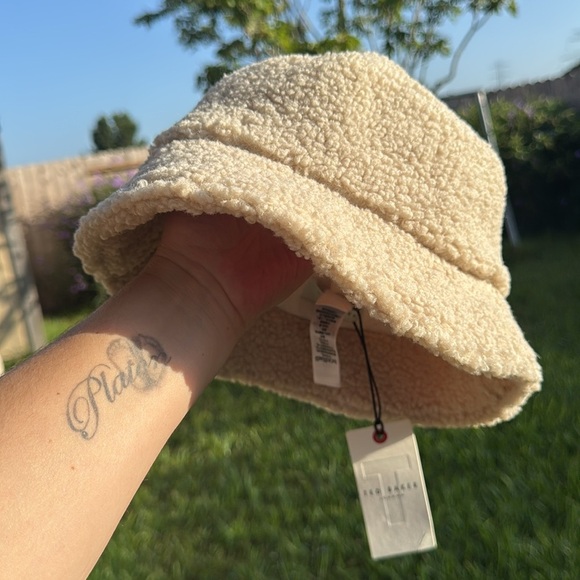Ted Baker Cream Textured Bucket Hat - Picture 9 of 9
